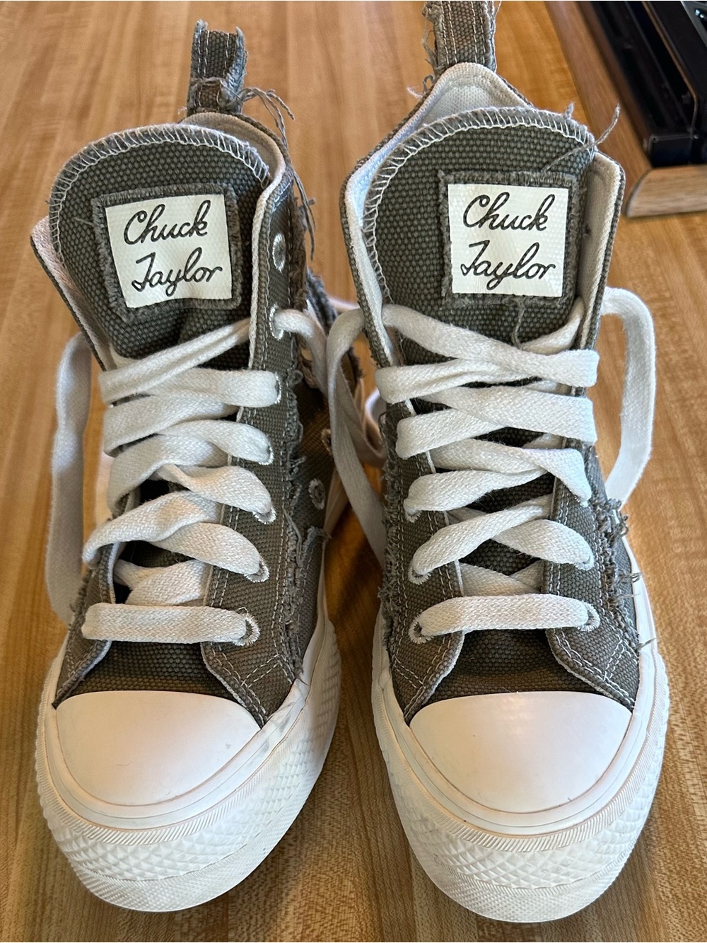 Converse Chuck Taylor All Star
Lift Platform High Top US 5.5